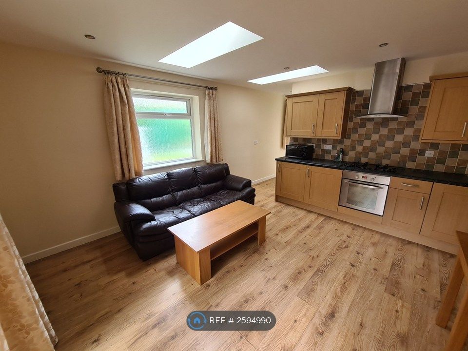 Property photo 3 of 20