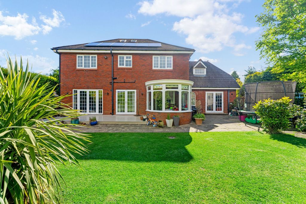Property photo 2 of 88