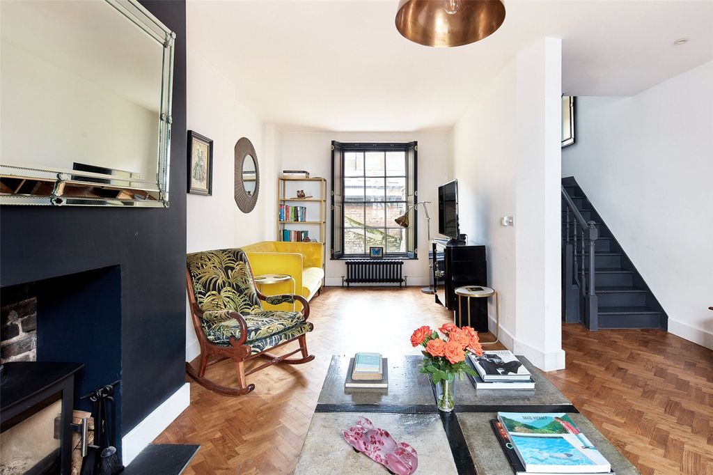 Property photo 2 of 16 Picture No. 14