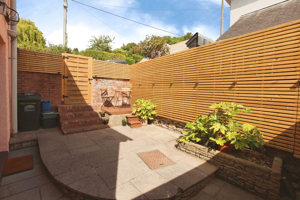 Property photo 2 of 22