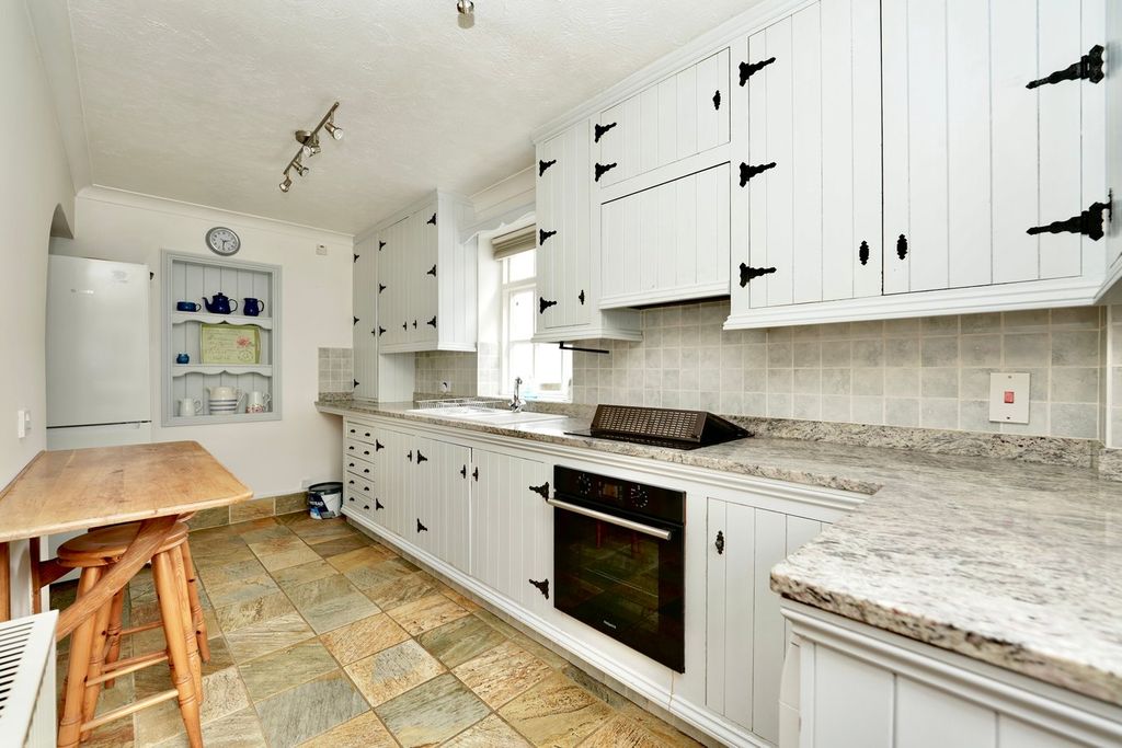 Property photo 3 of 23