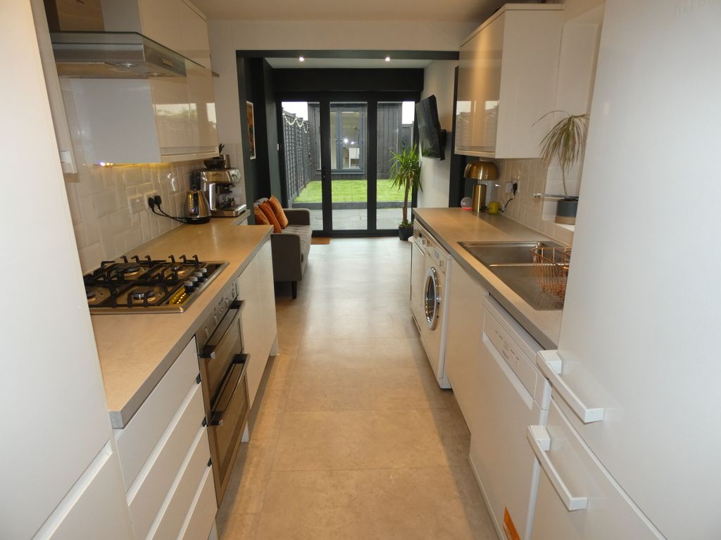 Property photo 2 of 17 Kitchen