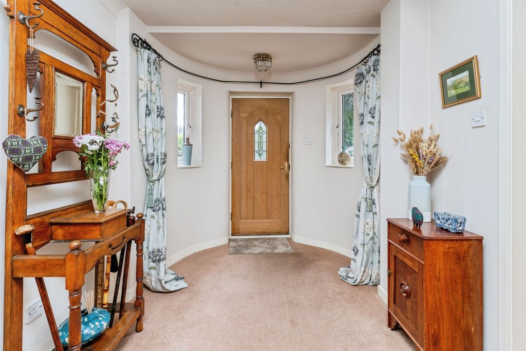 Property photo 2 of 30