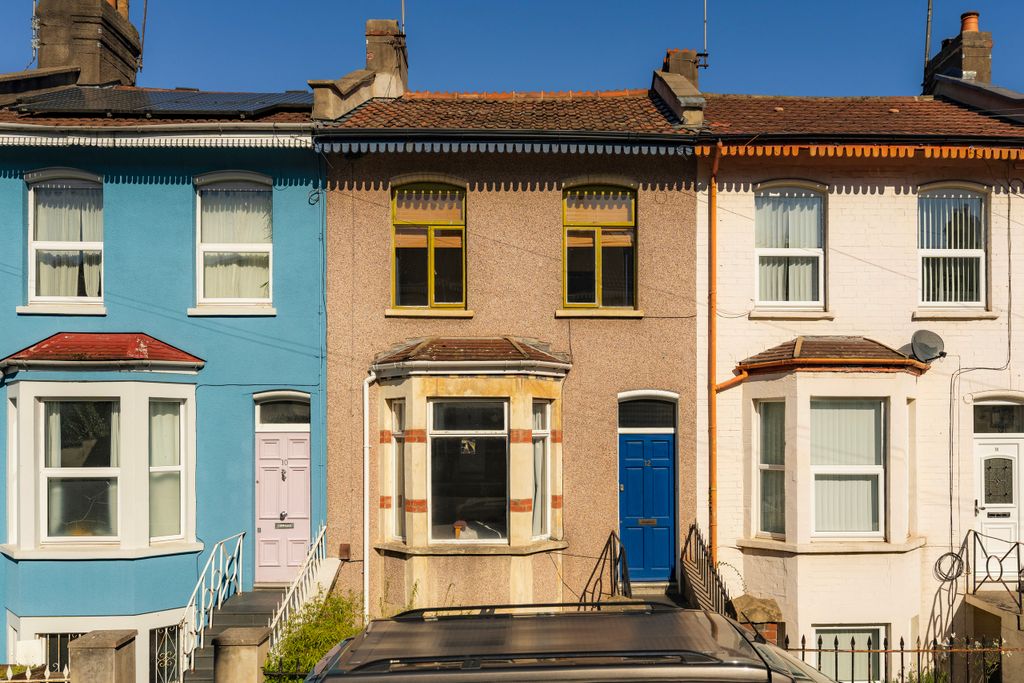 Property photo 2 of 26 44