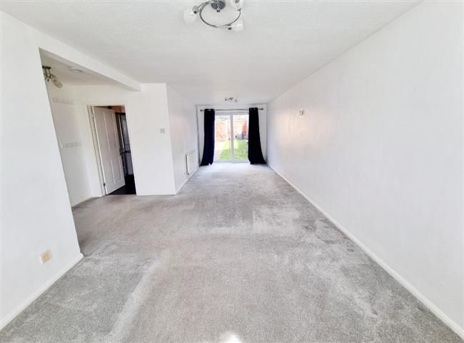 Property photo 2 of 17 Living Room