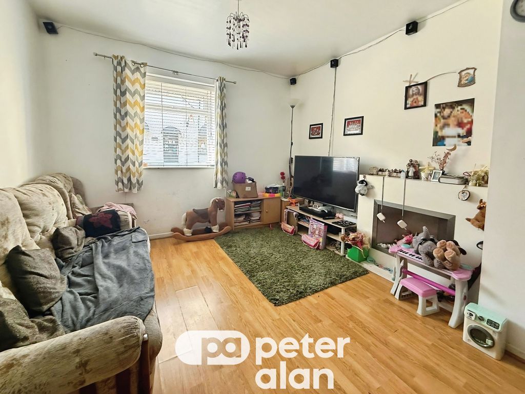 Property photo 2 of 6