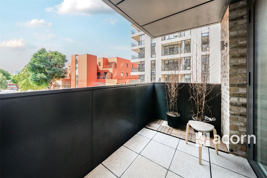 Property photo 3 of 17 Balcony