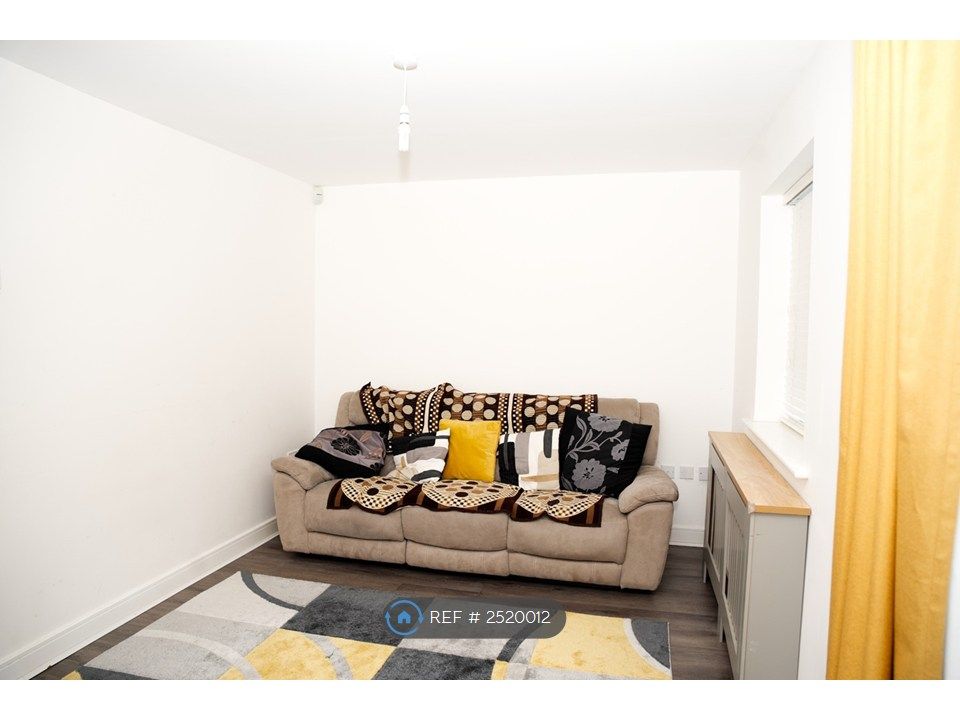 Property photo 3 of 15 Living Room