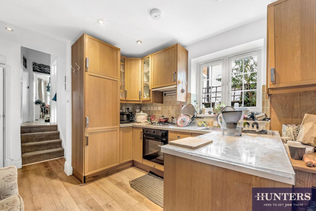 Property photo 3 of 12 Kitchen