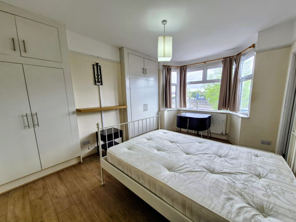 Property photo 2 of 6 Gallery