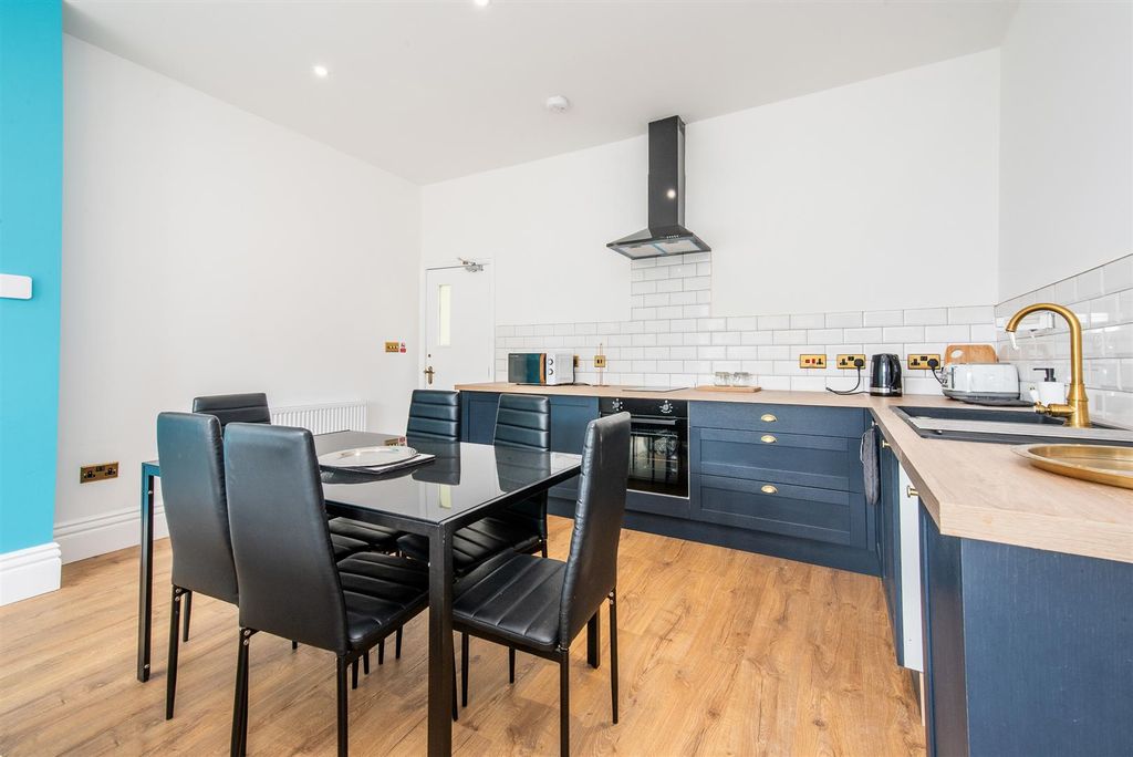 Property photo 3 of 16 Lounge/Kitchen/Diner