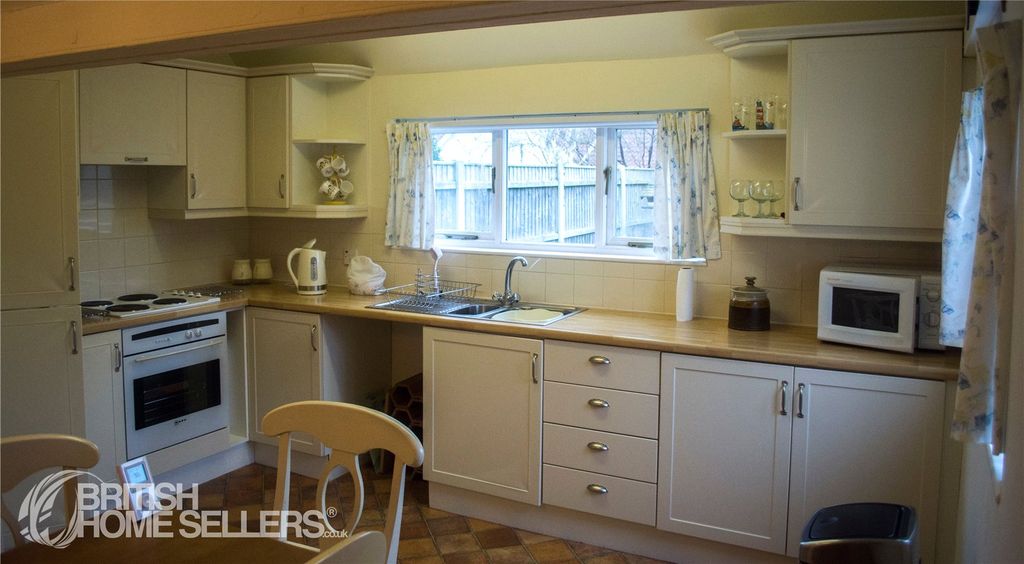 Property photo 2 of 12 Picture No. 16