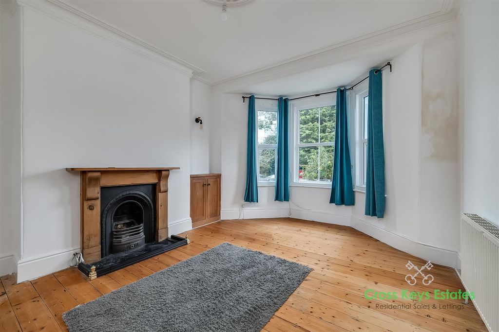 Property photo 3 of 35 Sitting Room