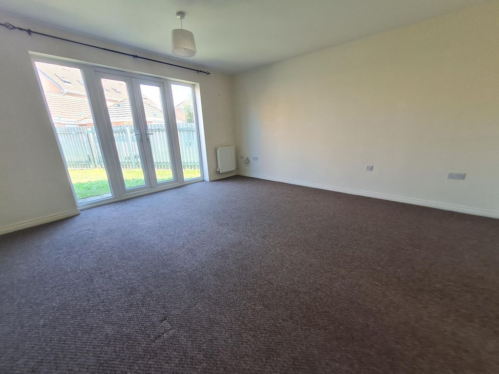 Property photo 2 of 10 Front