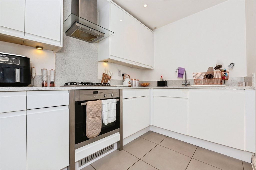 Property photo 3 of 10 Picture No. 06