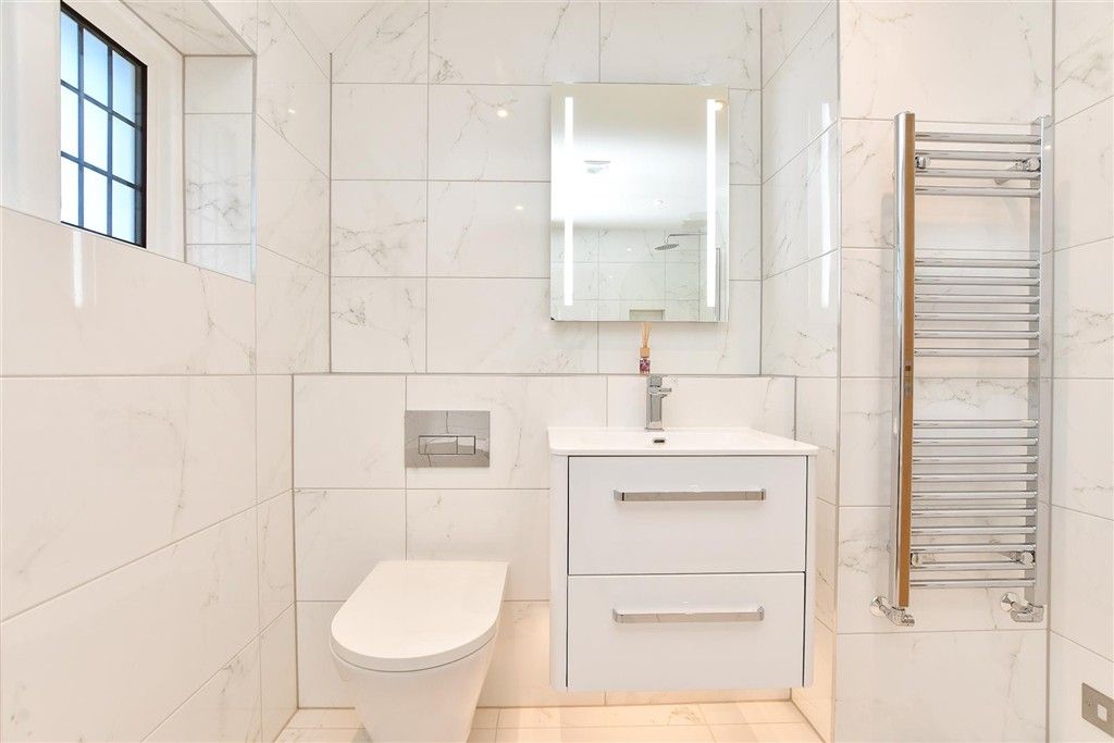 Property photo 2 of 16 Shower Room