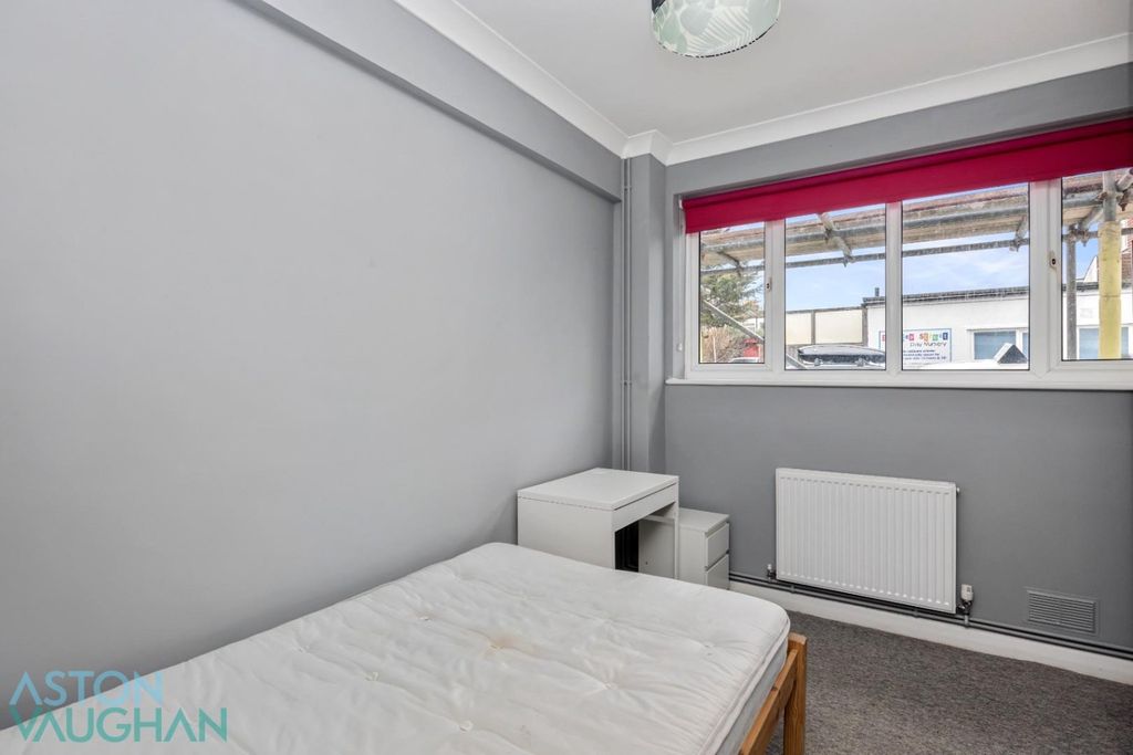 Property photo 2 of 11 4619831