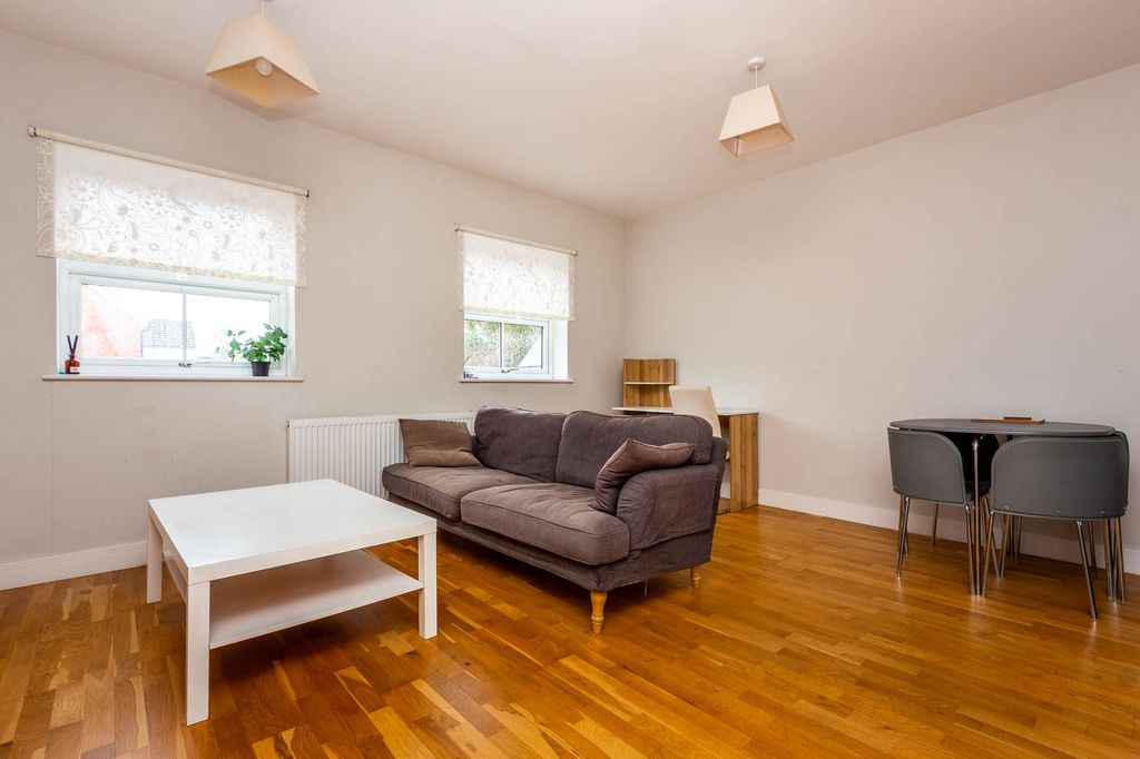 Property photo 3 of 9 Lounge Area