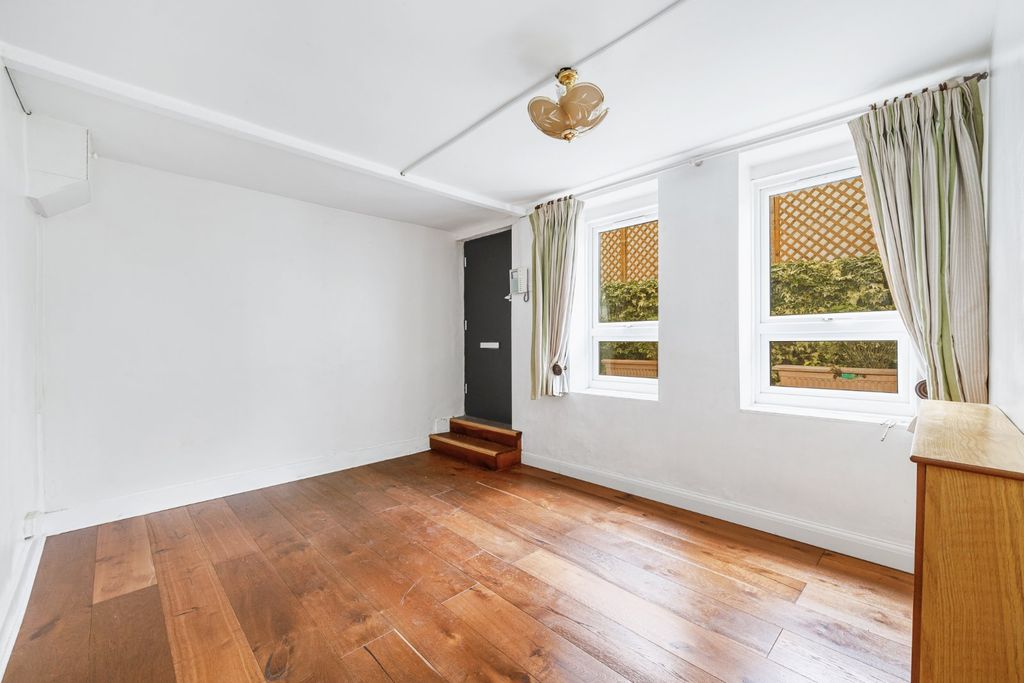 Property photo 1 of 5