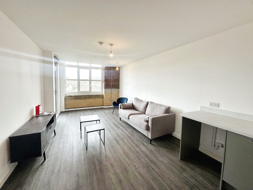 Property photo 2 of 10 Picture No. 29