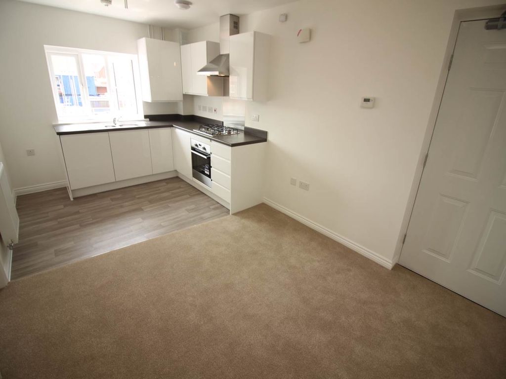 Property photo 2 of 6 Living Kitchen