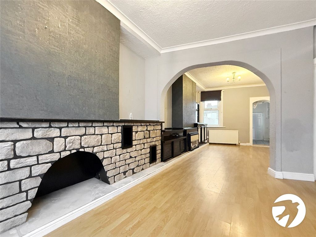 Property photo 2 of 10 Picture No. 06