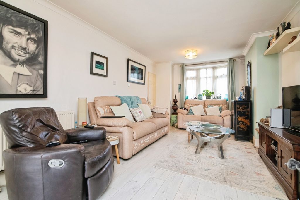 Property photo 3 of 26 Pbox-Img.Jpg
