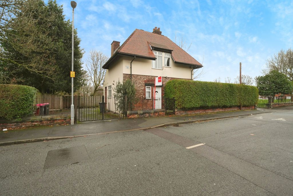 Property photo 1 of 22 External