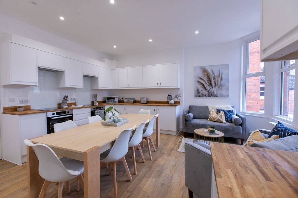 Property photo 1 of 8 Photo 1