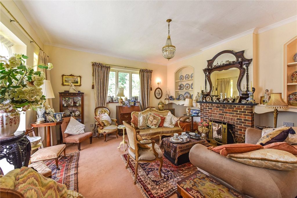 Property photo 2 of 17 Sitting Room