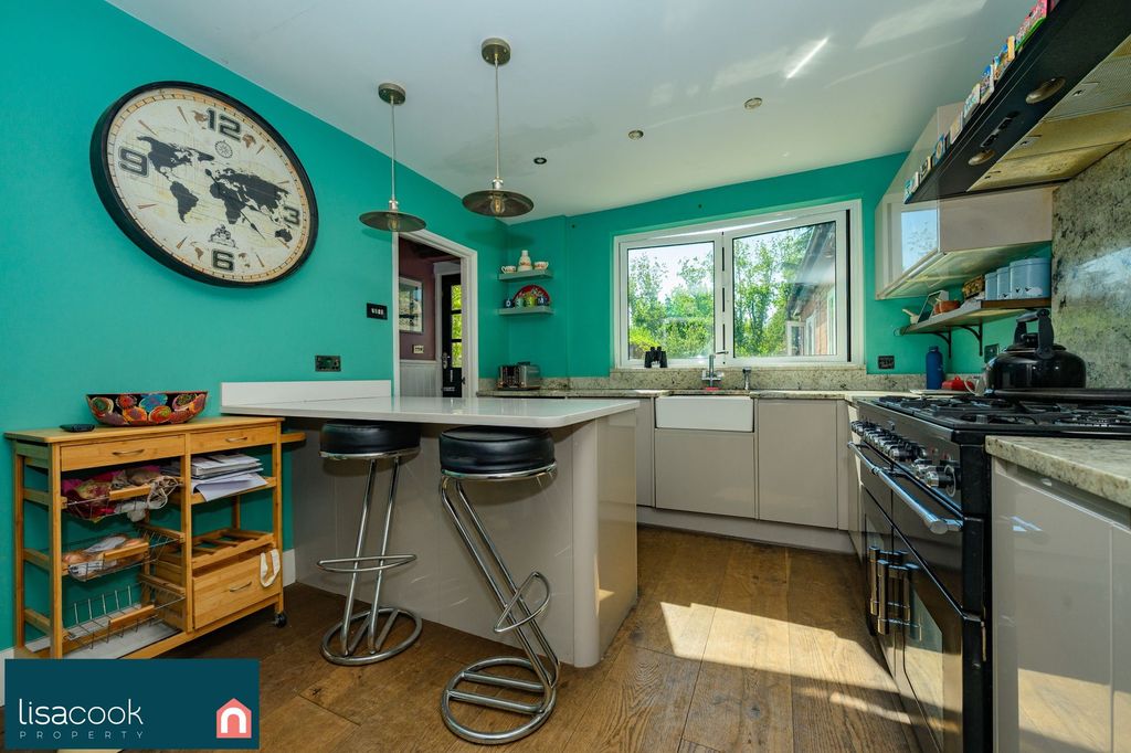 Property photo 3 of 24