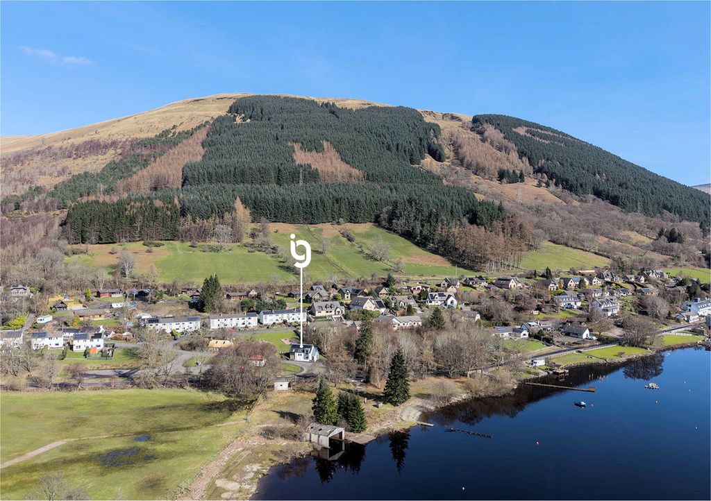 Property photo 2 of 37