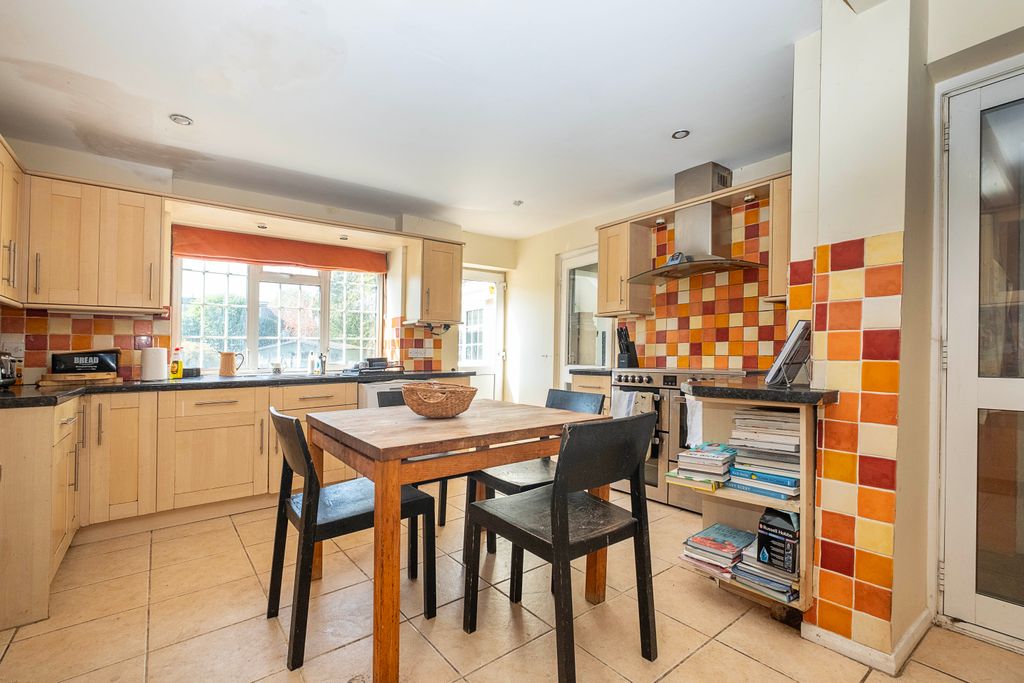 Property photo 3 of 12