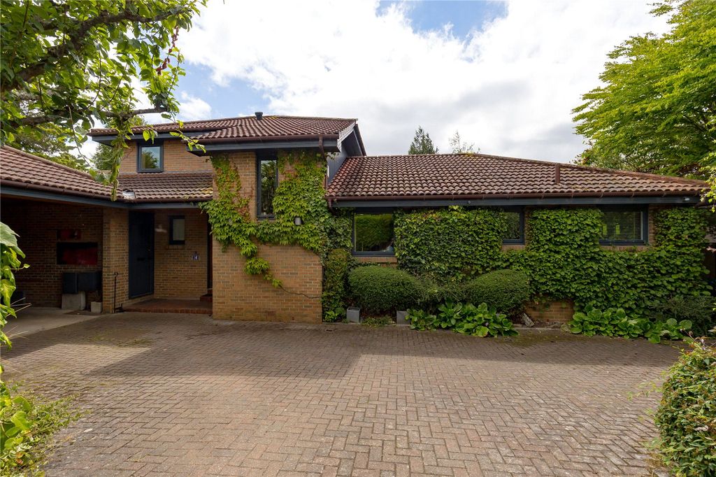 Property photo 2 of 34 Spylaw Park