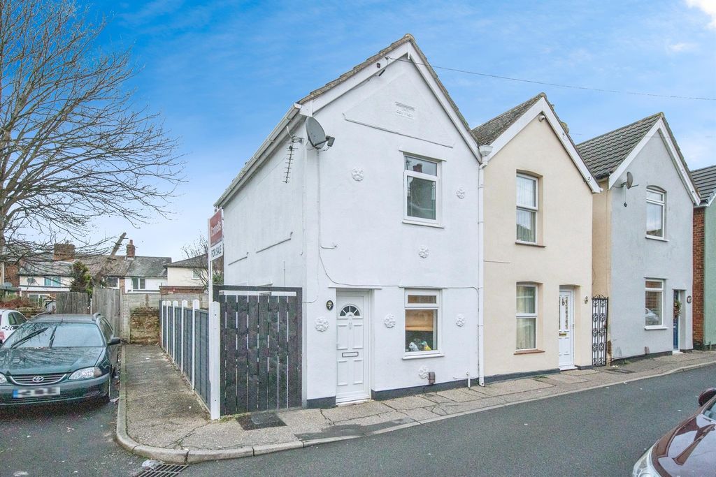 Property photo 1 of 11