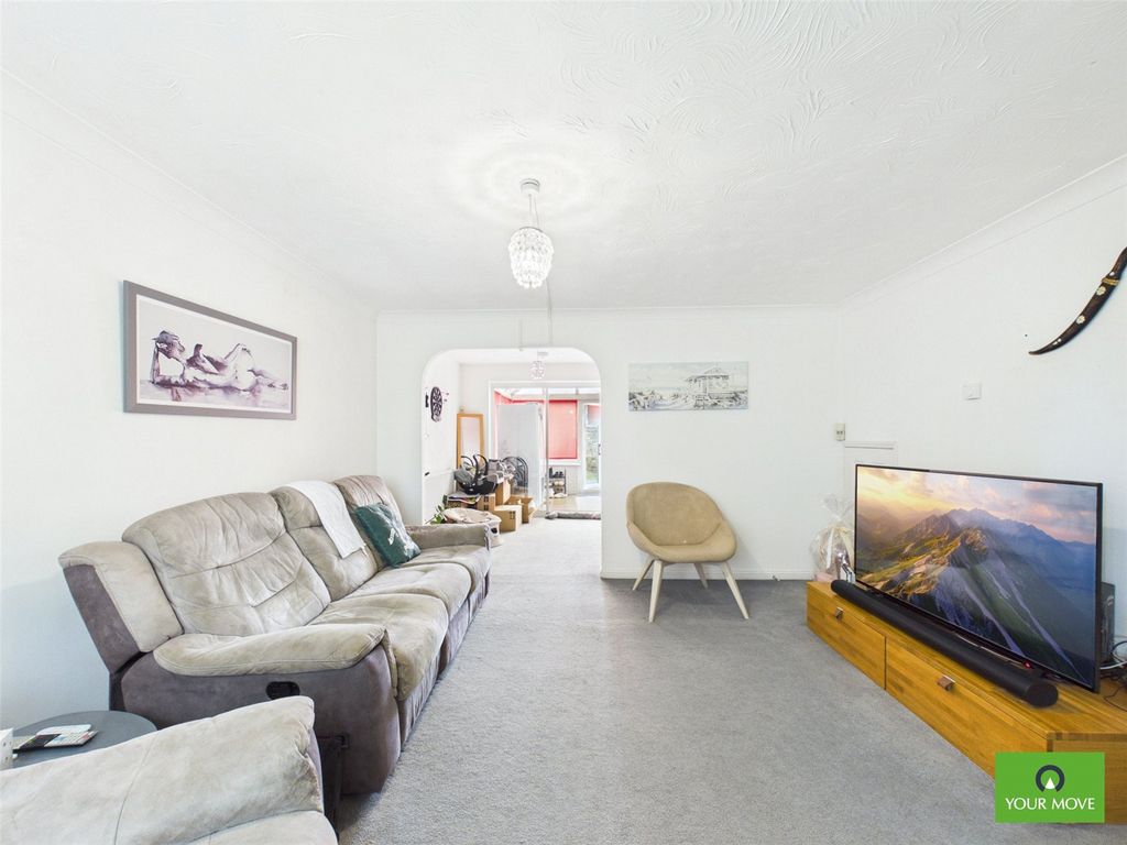 Property photo 3 of 11 Living Room
