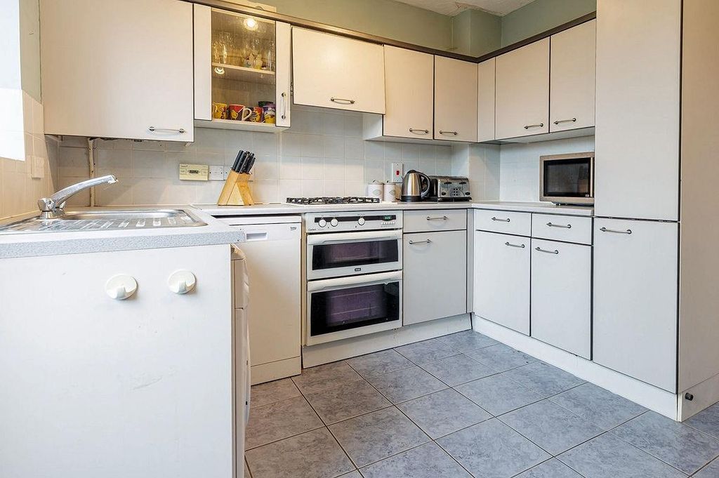 Property photo 3 of 25 16, Alderwood  (3).Jpg