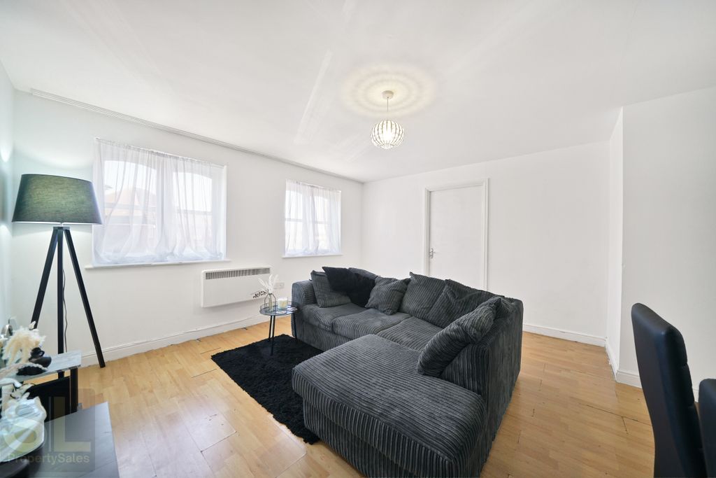 Property photo 2 of 9 174 Greenwood Avenue - Cw0Xcpbrgau5P6Sxdeca