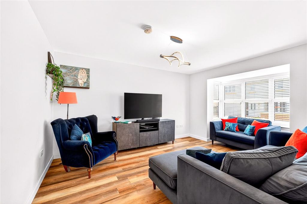 Property photo 3 of 29