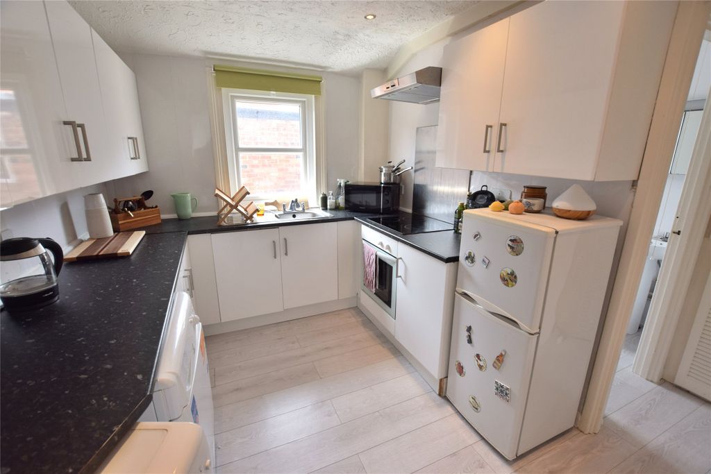 Property photo 2 of 5 Kitchen