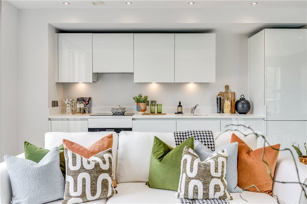 Property photo 1 of 10 Living/Kitchen