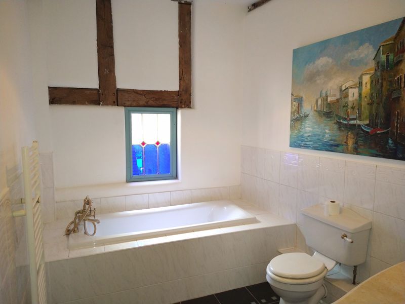 Property photo 3 of 15 En-Suite Bathroom