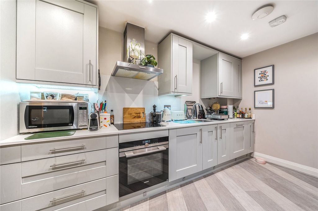 Property photo 3 of 12 Picture No. 16