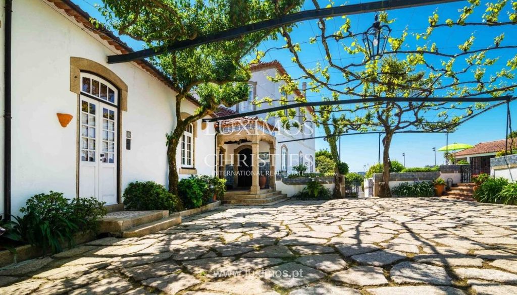 Property photo 3 of 37