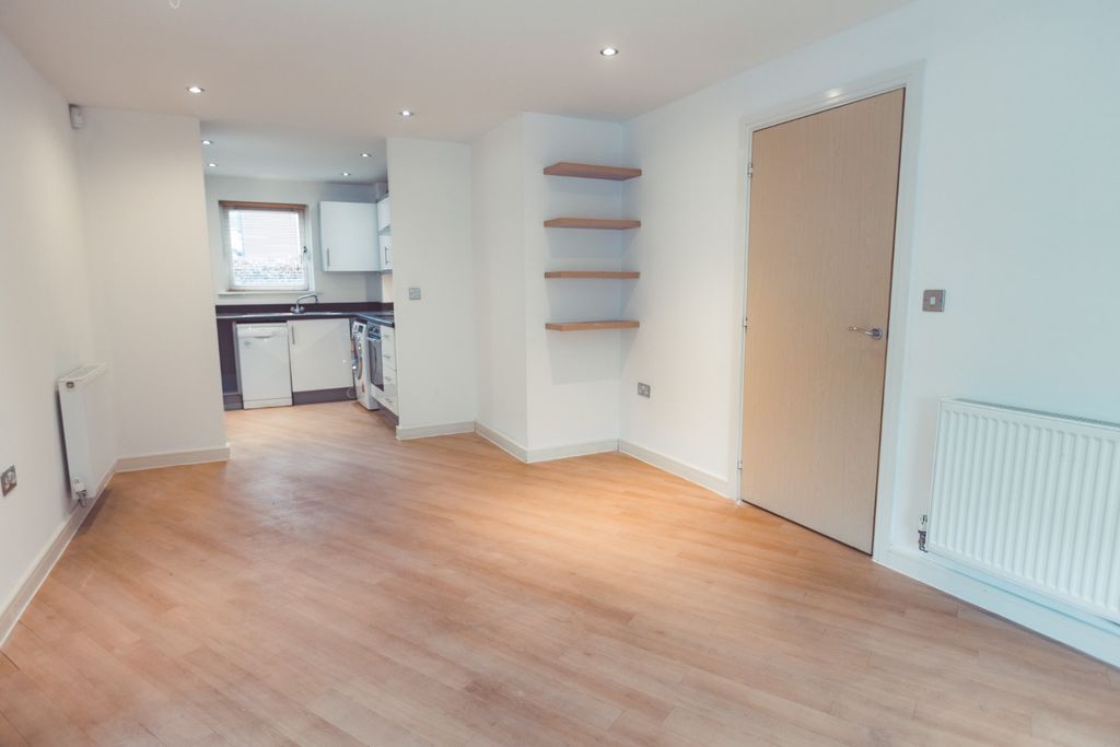 Property photo 3 of 9 2890245