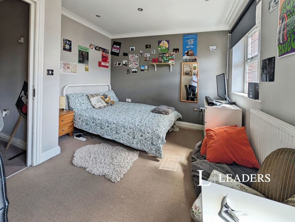 Property photo 3 of 10 Pbox-Img.Jpg