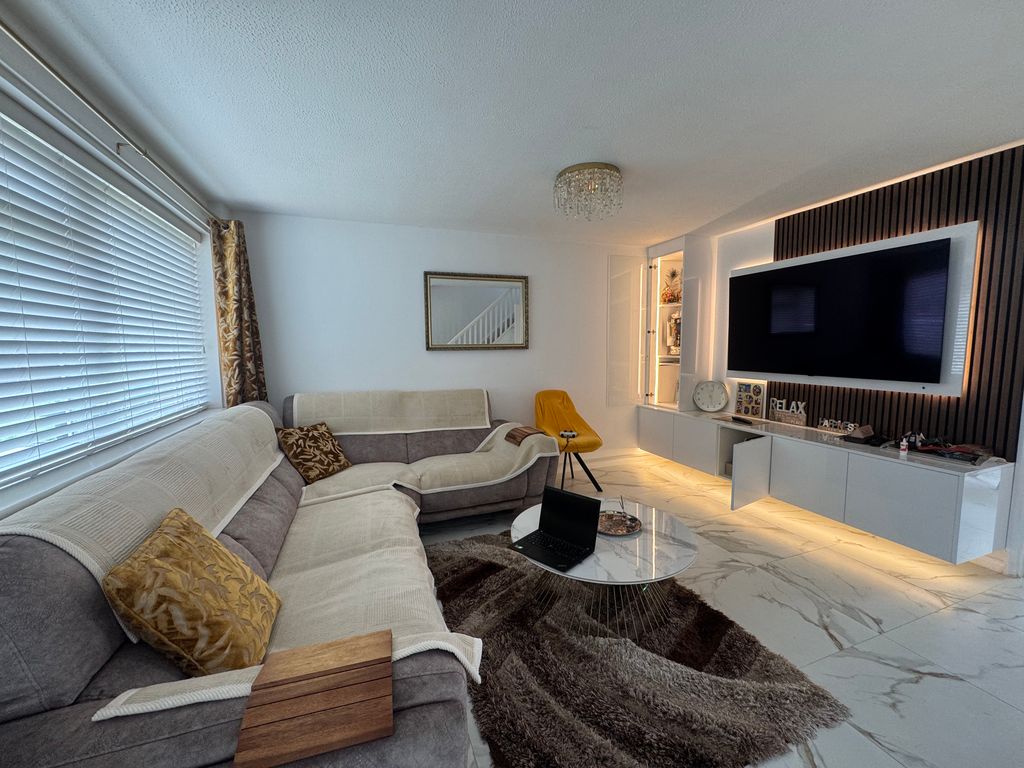 Property photo 3 of 12 Living Room