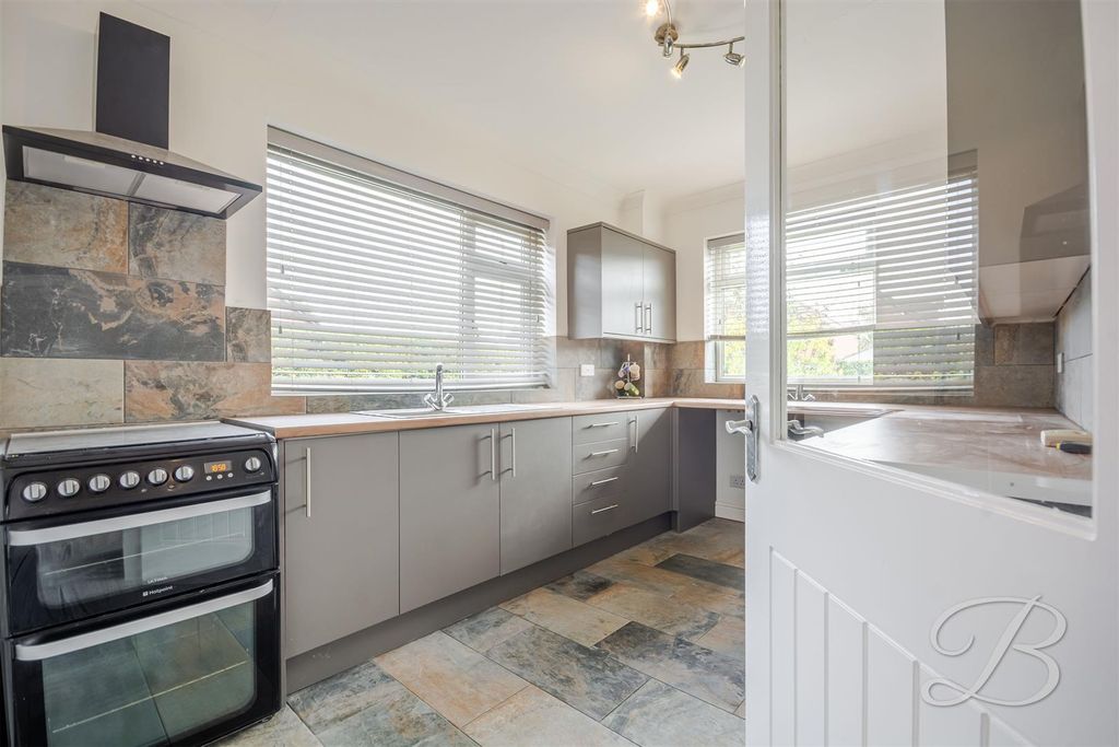 Property photo 2 of 28 Stm_Vrvflum8Cb_Metwx2A.Jpg