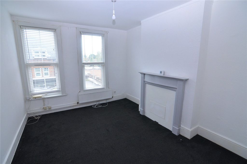 Property photo 2 of 9 Lounge 1