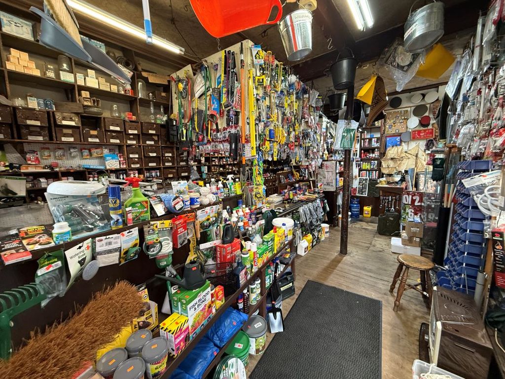 Property photo 2 of 10